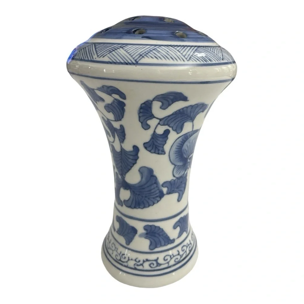 Vintage Blue White Chinoiserie Pierced Porcelain Cover Lamp Shade 8 Inch